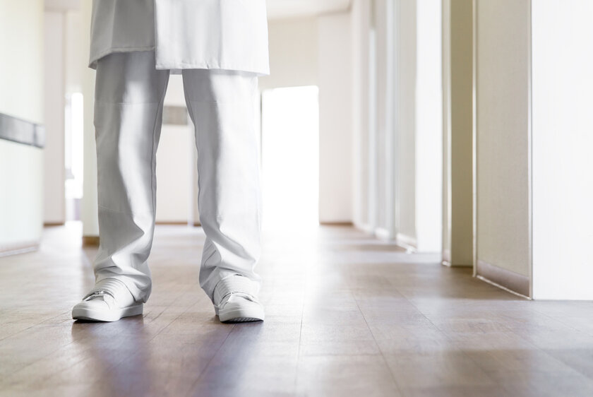 Dámska ortopedická obuv pre zdravotnícky personál