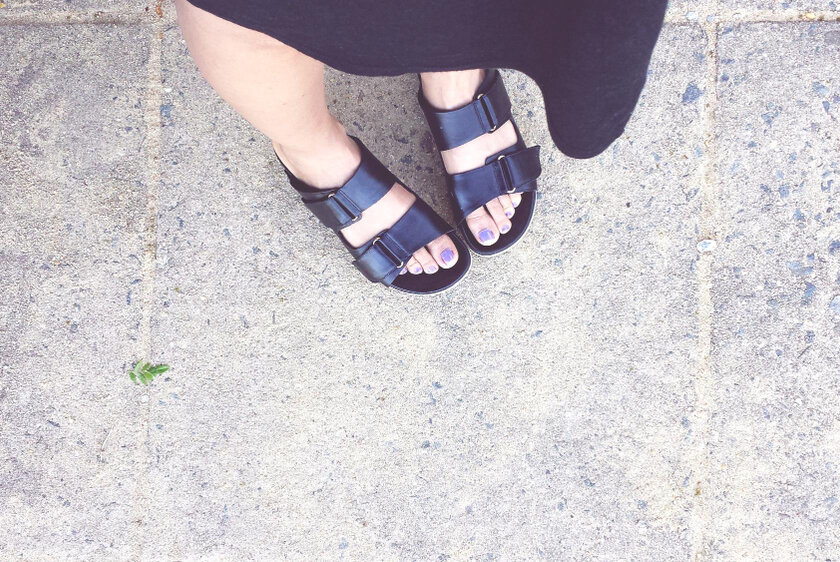 Zdravotné sandále pri bolestiach nôh